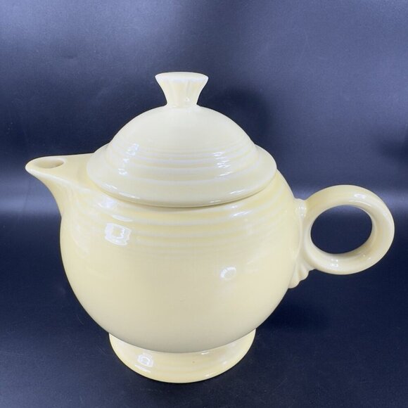 Fiesta Light Yellow Teapot Carafe Homer Laughlin USA Ceramic With Lid Marked VTG - Picture 11 of 14